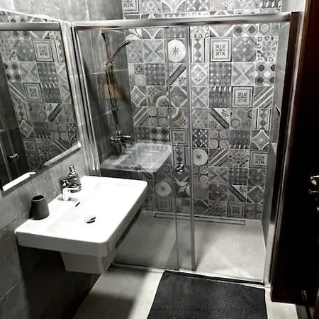 Large With Backyard Apartment Is-Swieqi